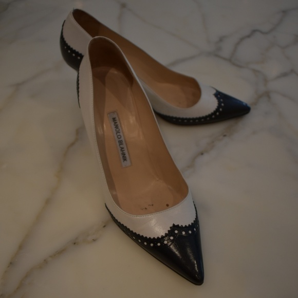 Manolo Blahnik Two-Tone Leather Pointed Toe Pump - Picture 1 of 4